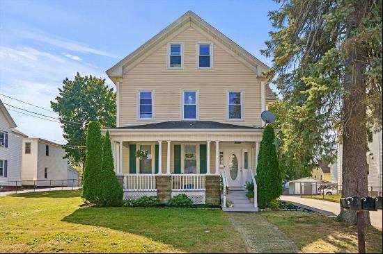 34 White St, Taunton MA 02780