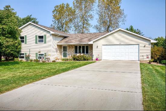 3190 CREEKVIEW Lane, Appleton WI 54915