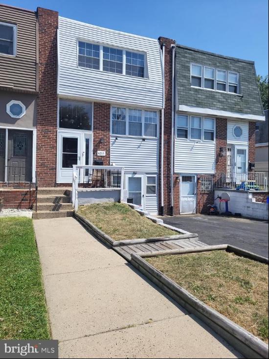 4215 Fairdale Road, Philadelphia PA 19154