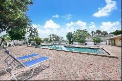 1941 NW 96th Ter Unit 8L, Pembroke Pines FL 33024