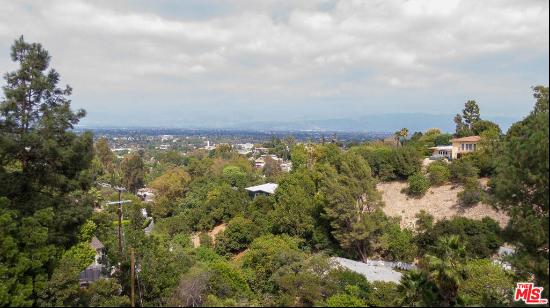 3923 Deer Avenue, Sherman Oaks CA 91423