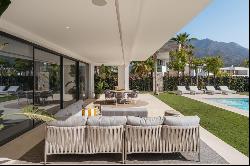 Luxurious modern villa in an exclusive gated complex on Marbella, Marbella 29602