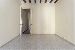 FLAT TO REFURBISH WITH TERRACE IN THE HEART OF THE EIXAMPLE, Barcelona 08001