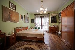 Aristocratic apartment for sale next to the St. Alexander Nevsky Cathedral