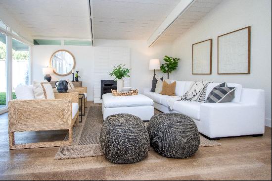 Mid-Century Modern Gem in Terra Linda!