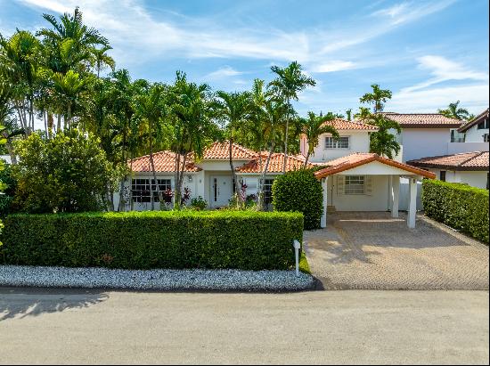 250 Greenwood Drive, Key Biscayne, FL