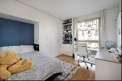 Paris 15th District – A 4-bed family apartment