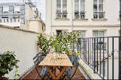 Paris 9th District - A bright 4-room apartment with a terrace