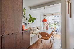 Paris 9th District – A bright 4-room apartment with a terrace