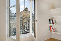 Paris 8th District – A 3-bed apartment facing the Elysée Palace