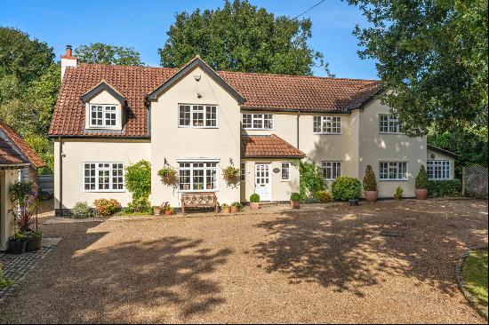 'Whitecroft' Westland Green, Little Hadham, SG11