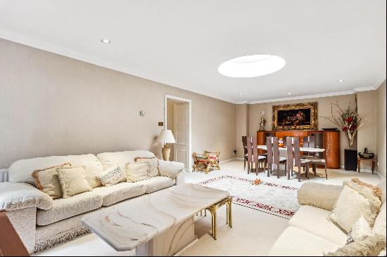 A 3 bedroom apartment to rent in SW7