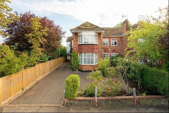 6 bed house for sale on Milverton Road, NW6