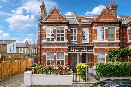 A Stunning Four Bedroom, Two Bathroom Refurbished Edwardian Bay-Fronted Home