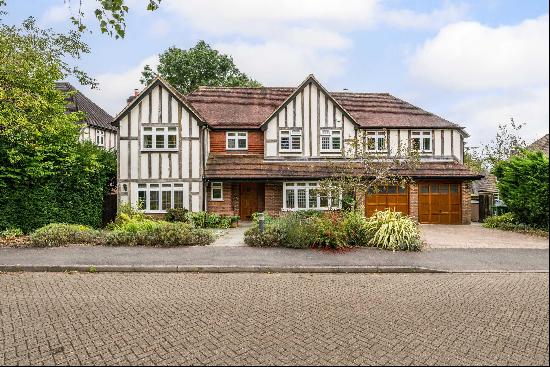 A fantastic four bedroom family home situated in heart of Kemsing, Kent.