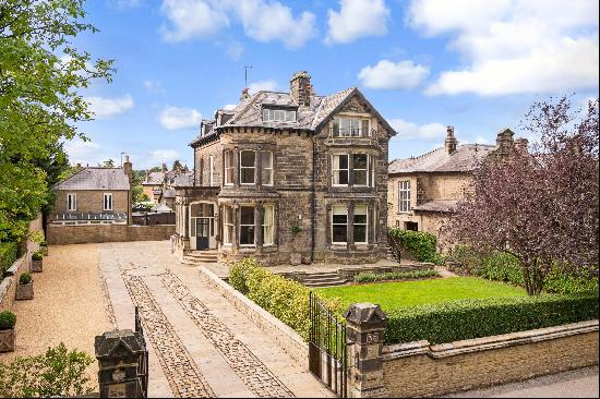 One of the finest houses in Harrogate, situated in an unbeatable location.