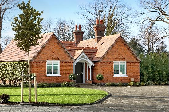 A Grade II Listed, beautifully converted home at Broadoaks Park with a large private drive