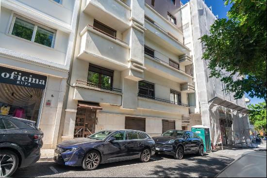 Renovated 4-bedroom apartment in Avenidas Novas, Lisbon.