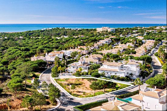 Excellent plot in Varandas do Lago, Algarve.