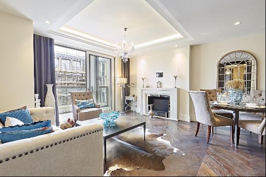 Exquisite two bedroom apartment available in the Strand