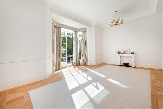 2 bedroom flat to rent in South Kensington, SW7