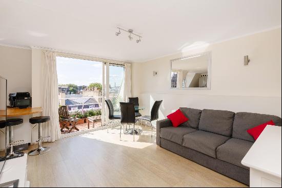 Two bedroom apartment with private roof terraces for sale in W2.