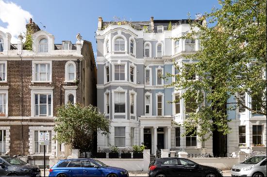 A first floor flat with a private balcony in the heart of Notting Hill, W11.