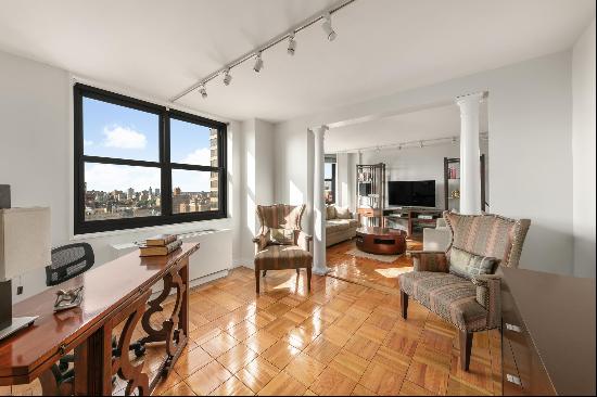 Welcome to this sunlit, high-floor residence in the vibrant heart of the Upper East Sid