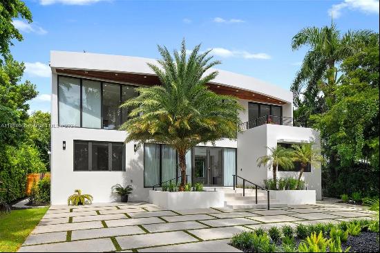 An architectural masterpiece in the exclusive Hibiscus Island. This ultra-luxurious estate