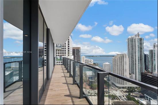 2 Bedrooms 2.5 Baths high floor, corner unit with amazing city lights views, Miami River w