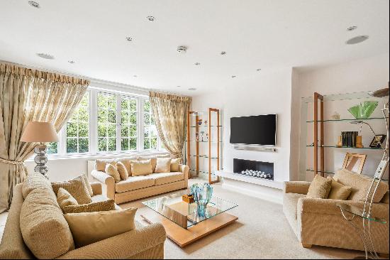 A 3 bedroom property with parking to rent in SW3