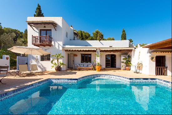 Bright and spacious Ibicencan traditional style villa with panoramic views