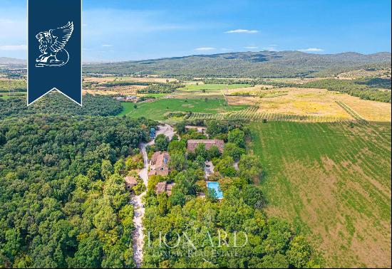 Historical farmhouse complex for sale not far from the Gulf of Follonica