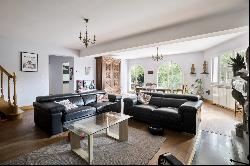 SAINT JOSEPH NEIGHBORHOOD - SAINT JEAN DE LUZ, 200 M² HOUSE WITH 4 BEDROOMS AND GARAGE