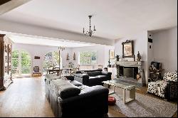 SAINT JOSEPH NEIGHBORHOOD - SAINT JEAN DE LUZ, 200 M² HOUSE WITH 4 BEDROOMS AND GARAGE