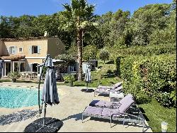 Saint-Paul de Vence: flat land, peaceful and green surroundings