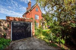 Manor Road, Salisbury, SP1 1JT