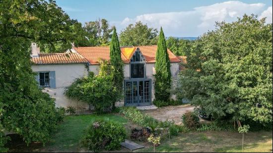 Authentic Provencal farmhouse with contemporary workshop