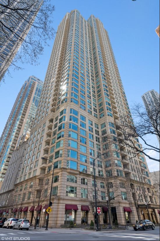 25 E Superior St, #4401, Chicago, IL, 60611, USA