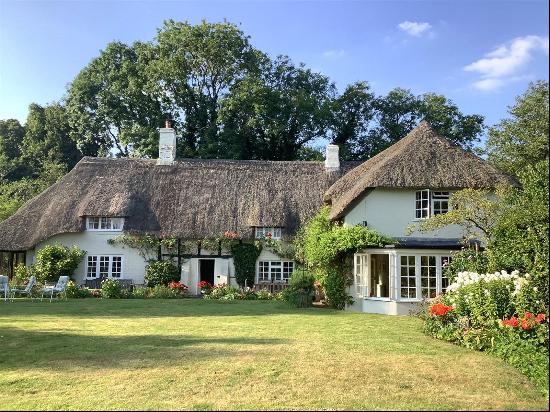 Hindon Road, Dinton, Salisbury, Wiltshire, SP3 5EL