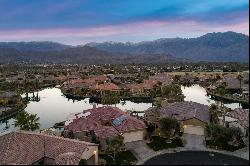 Stunning Lake Front Home In Rancho Mirage