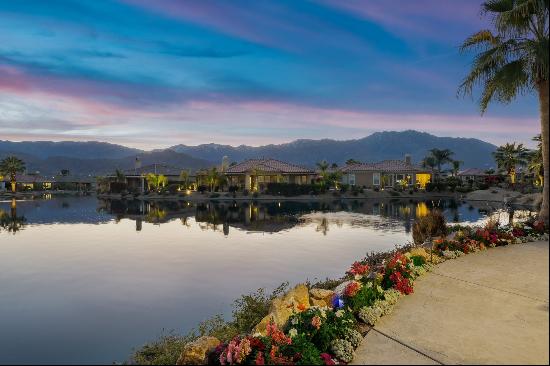 Stunning Lake Front Home In Rancho Mirage