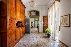 Elegant penthouse in the historic center of Palermo