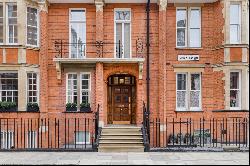 Beautiful two-bedroom Knightsbridge apartment