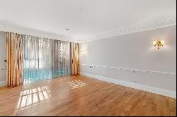 Elegant three bedroom apartment in prestigious location