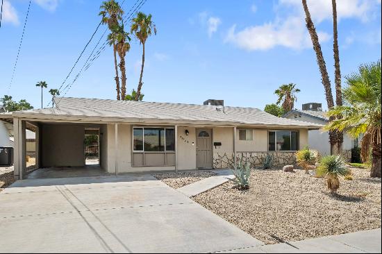 Charming 2-Bedroom Palm Desert Retreat with Spacious Private Backyard!