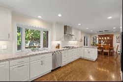 Great Two-Story Home in Los Gatos Belwood Neighborhood!