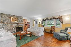 16 Russet Lane, Huntington, NY 11743