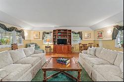 16 Russet Lane, Huntington, NY 11743