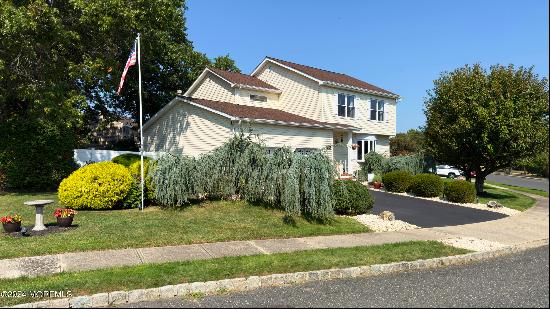 18 Jacob Drive, Howell NJ 07731